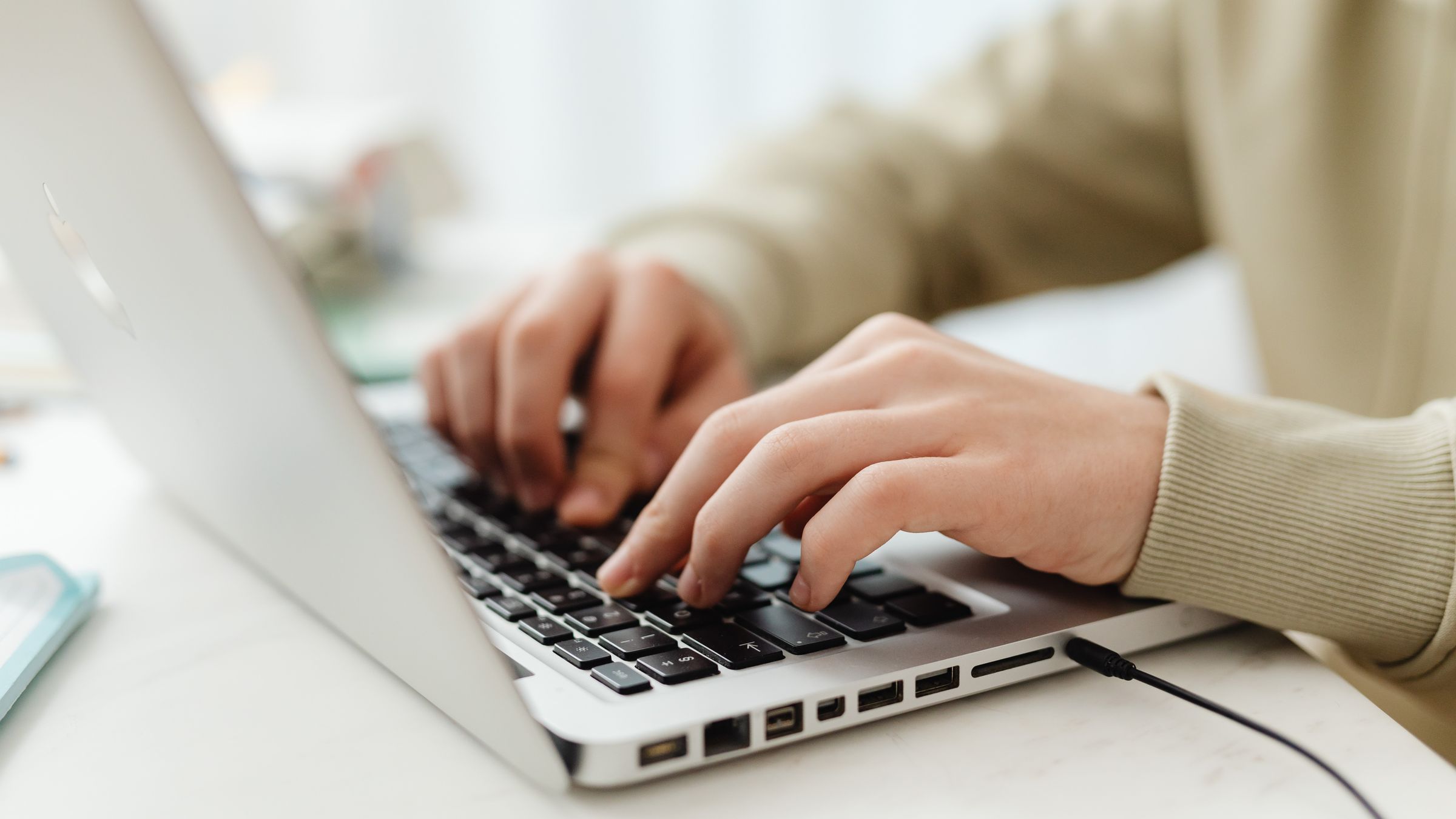 Live Chat vs Email Support: Which Is Better?